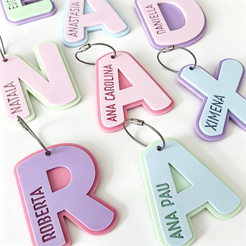 カスタムレター中空ネームキーホルダー、パーソナライズされた大 - Resin Art Alphabet のレビューと価格